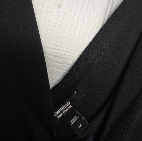 Express Black Double V-Neck Body Contour Tank - Picture 2 of 3